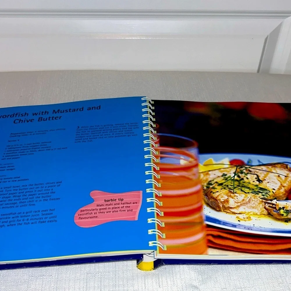 Barbecue Bible Cookbook ©️2003 Vintage Great Condition